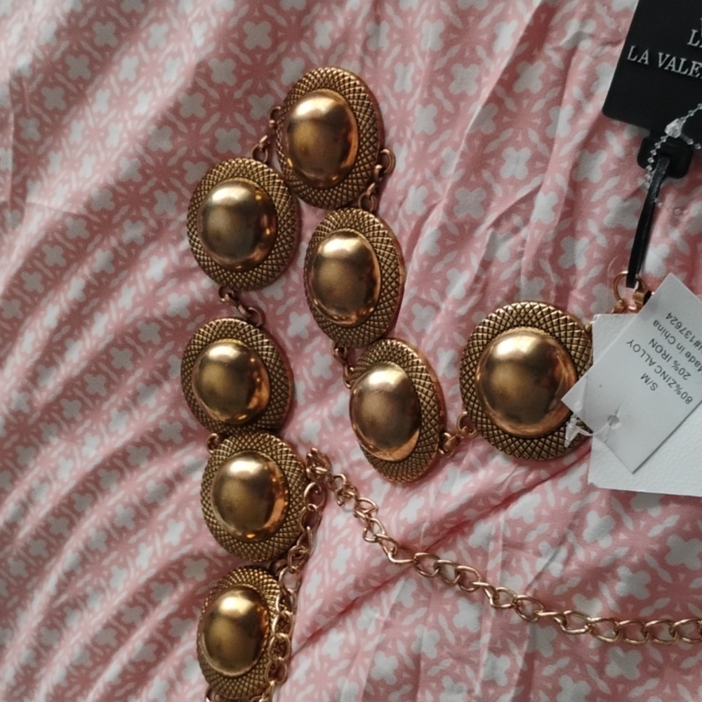 Valentina Gold Circle Necklace - Picture 3 of 4